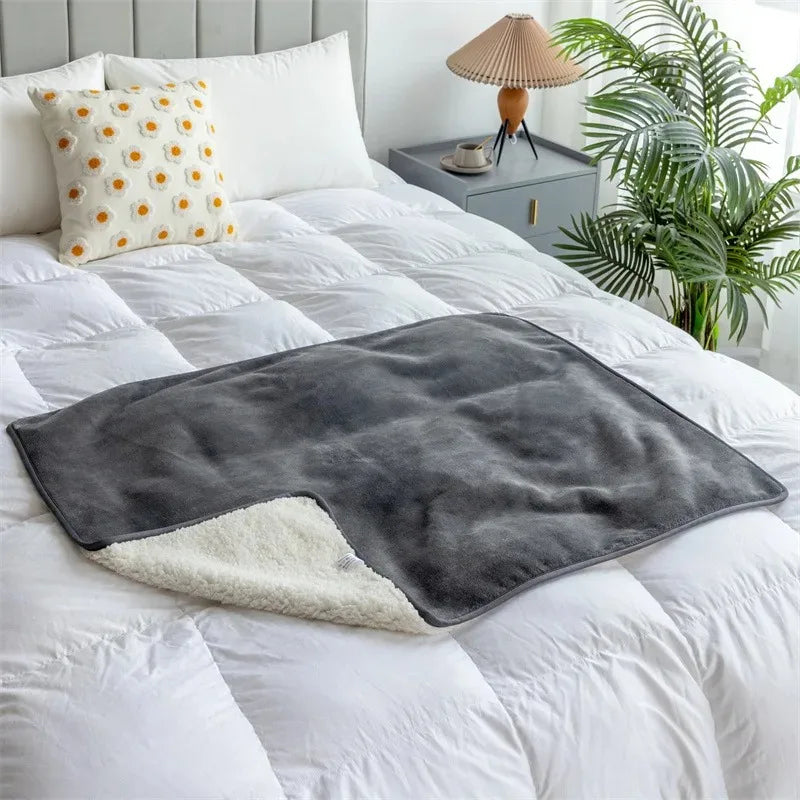 Couverture Imperméable Éco-Confort pour Animaux – Design Ardoise, Lavable, Durable & Élégante
