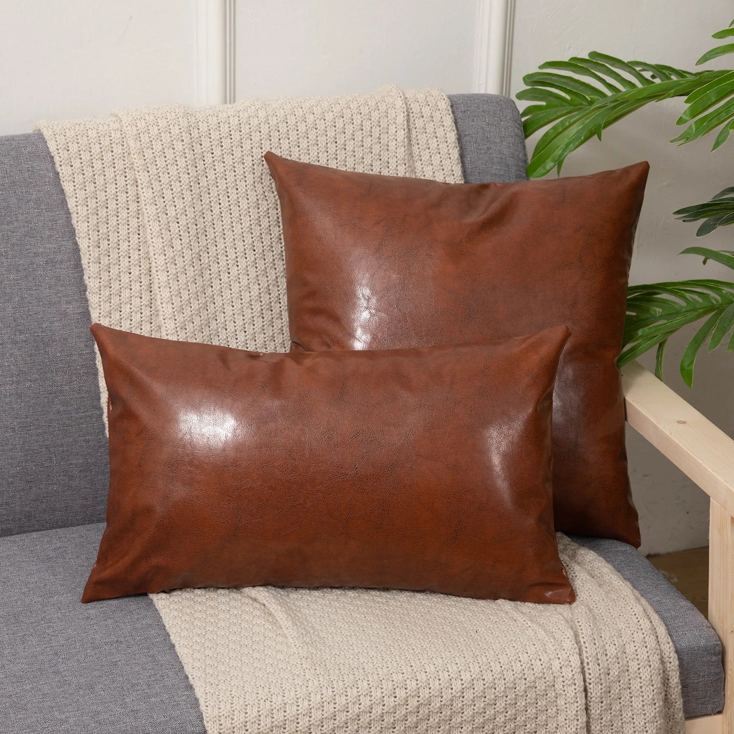 Coussin décoratif en cuir vegan – Design patchwork chic & confort mémoire